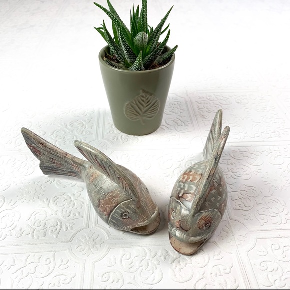 Pair of 2 Detailed Fish Soapstone Carvings - Picture 7 of 8